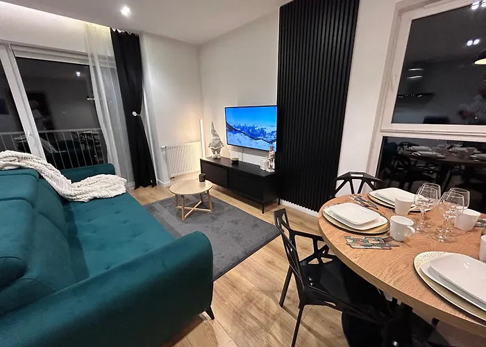 Z Widokiem Na Zamek 10 Min Od Katowic Apartamento